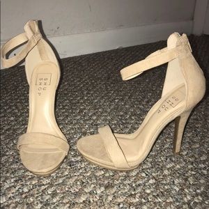 Beige/nude heels size 6